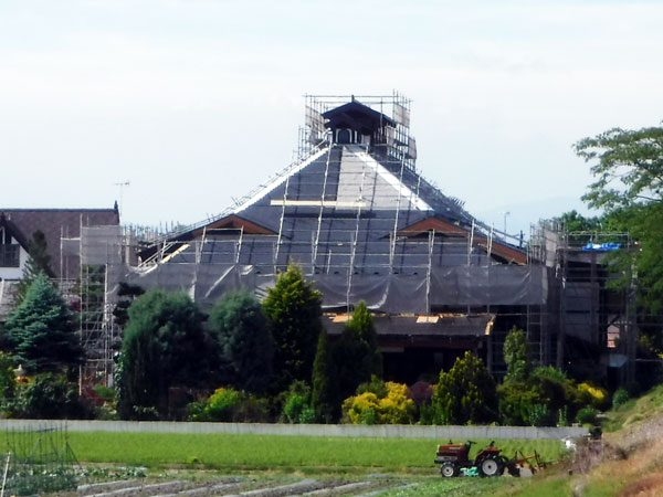 安曇野市大型物件屋根工事（施工中）
